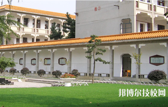 荆州技师学院3