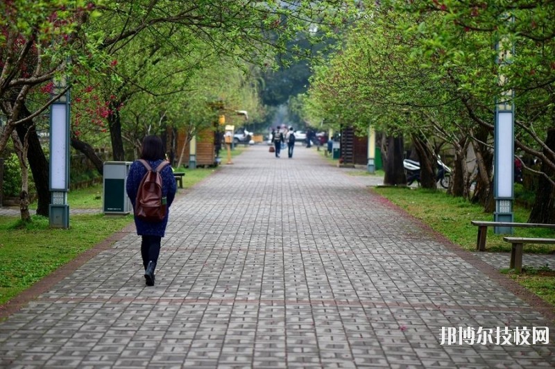 武汉建筑工程学校2020年招生办联系电话