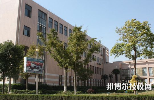 江苏如皋中等专业学校2020年招生办联系电话