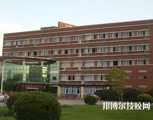 西安实验职业中等专业学校2021年招生办联系电话