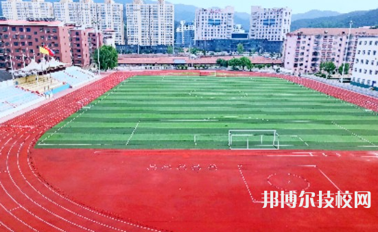 青龙职教中心2022年学费、收费多少