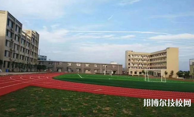 贵州2022年男生在中专学校学什么好