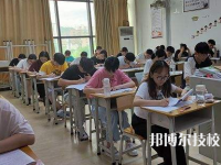 贵州2022年男生上中专学校学什么好