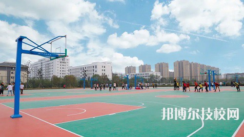 江苏2022年男孩子中专学什么好