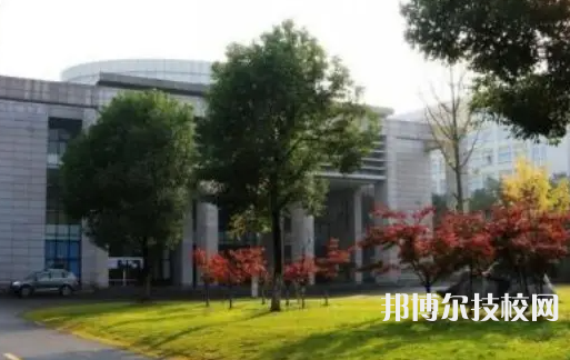 重庆2022年上中专学校学什么有前途