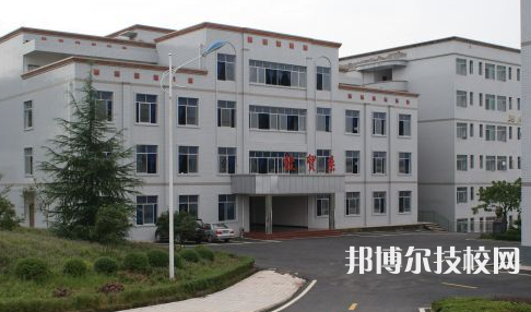 重庆2022年男生学什么中专学校好