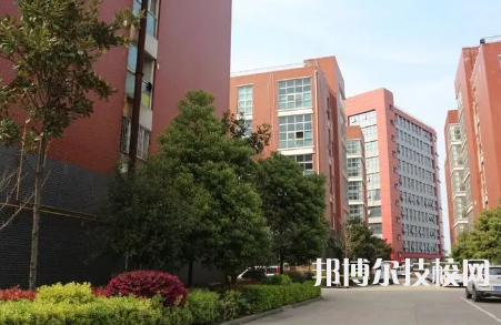 湖南建设中等职业学校是中专还是技校（湖南建设中等职业学校）